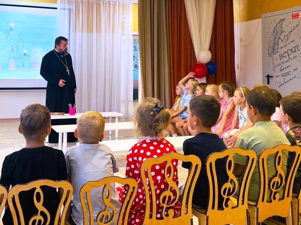Священник познакомил воспитанников детского сада №4 «СтартУм» г. Липецка с евангельскими притчами