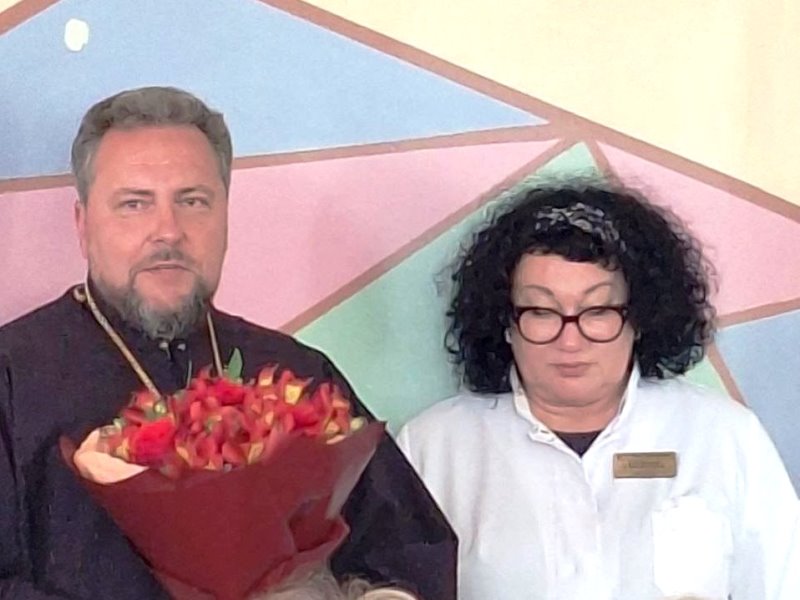 Священник поздравил сотрудников больницы №3 «Свободный сокол» с Днем медицинского работника