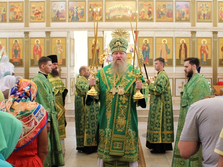 В престольный праздник в храме прп. Серафима Саровского г. Липецка состоялось архиерейское богослужение