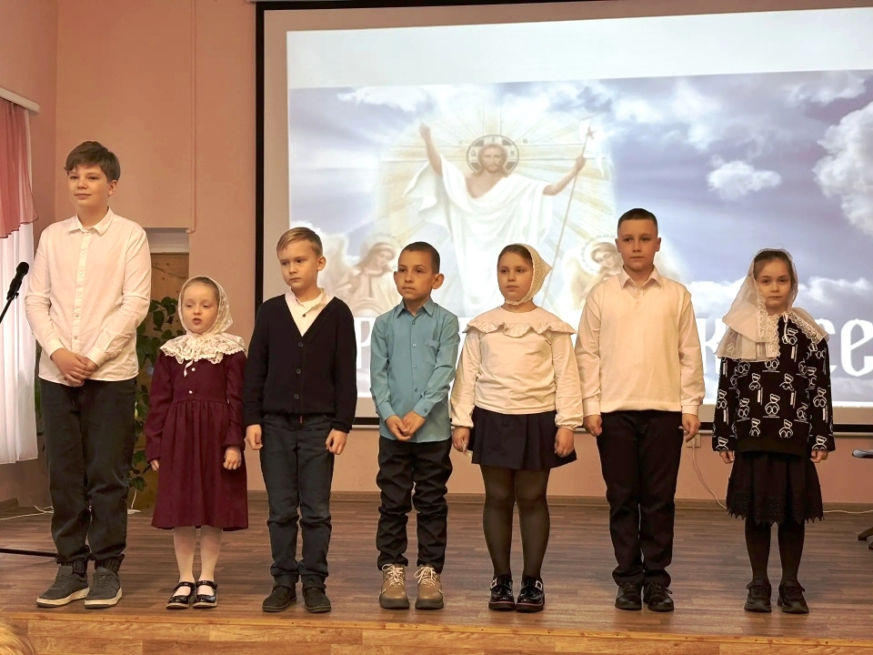 В воскресной школе &laquo;Лествица&raquo; храма Всех святых, в земле Российской просиявших, г. Липецка состоялся Пасхальный концерт
