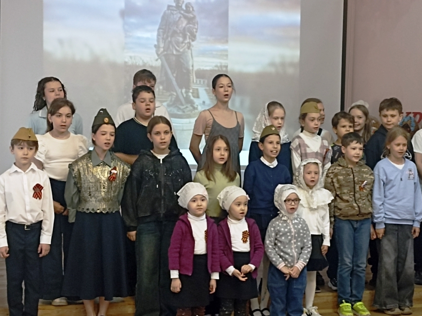 В воскресной школе &laquo;Лествица&raquo; храма Всех святых, в земле Российской просиявших, г. Липецка прошёл открытый урок &laquo;Никто не забыт, ничто не забыто&raquo;