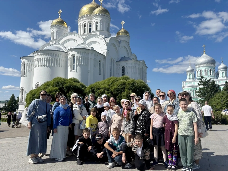 Учащиеся воскресной школы храма свтт. Митрофана и&nbsp;Тихона г. Липецка совершили паломничество по святым местам Дивеева и Мурома