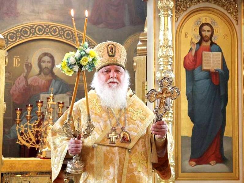 Ублажаем вас, чудотворцы наши славнии, землю Русскую добродетельми вашими озарившии и образ спасения нам светоявленно показавшии