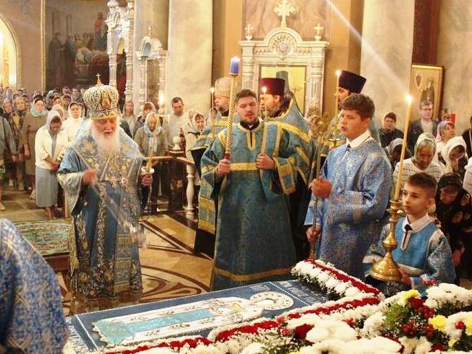 В праздник Успения Пресвятой Богородицы глава Липецкой митрополии совершил богослужения в кафедральном соборе г. Липецка 